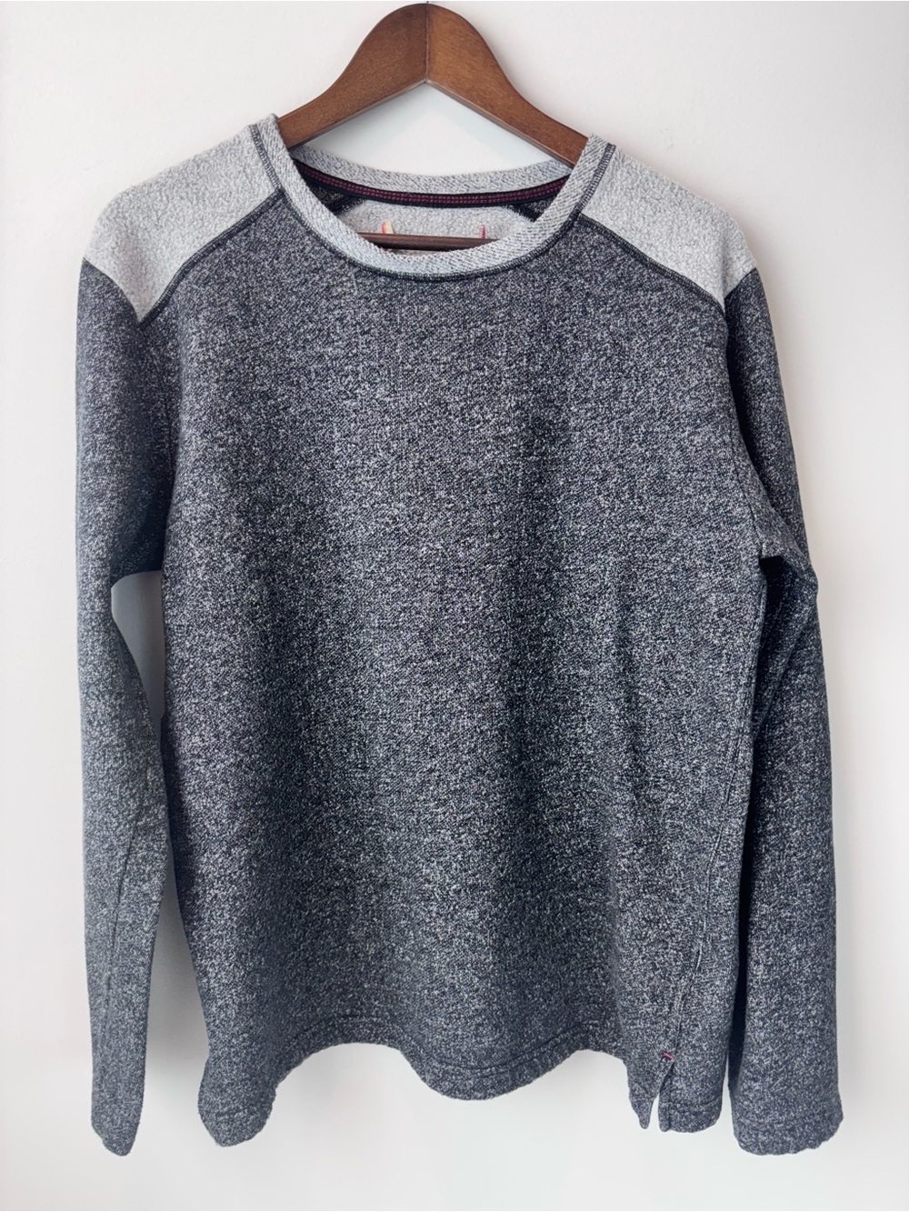 Gray Heathered Pullover Sweatshirt Long Sleeve Red Stitch Detail Large
